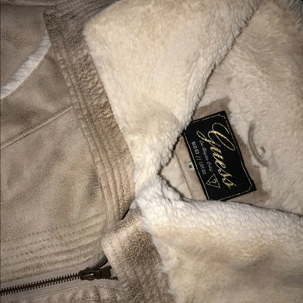 Guess Jacket ‼️‼️‼️ - Picture 2 of 3
